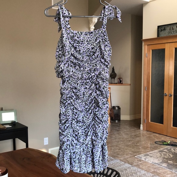 Ruched Floral Tie Strap Dress- NWT - Picture 3 of 5